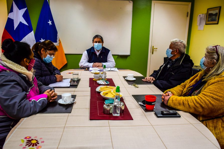 Delegado Nelson Cárcamo se reunió con Club del Adulto Mayor “Rosa Yagán”