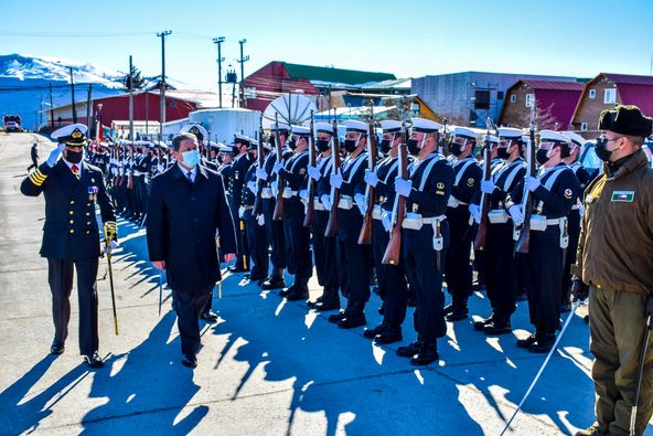 En 211º aniversario de Chile: Retorna ceremonia y desfile cívico-militar a Puerto Williams