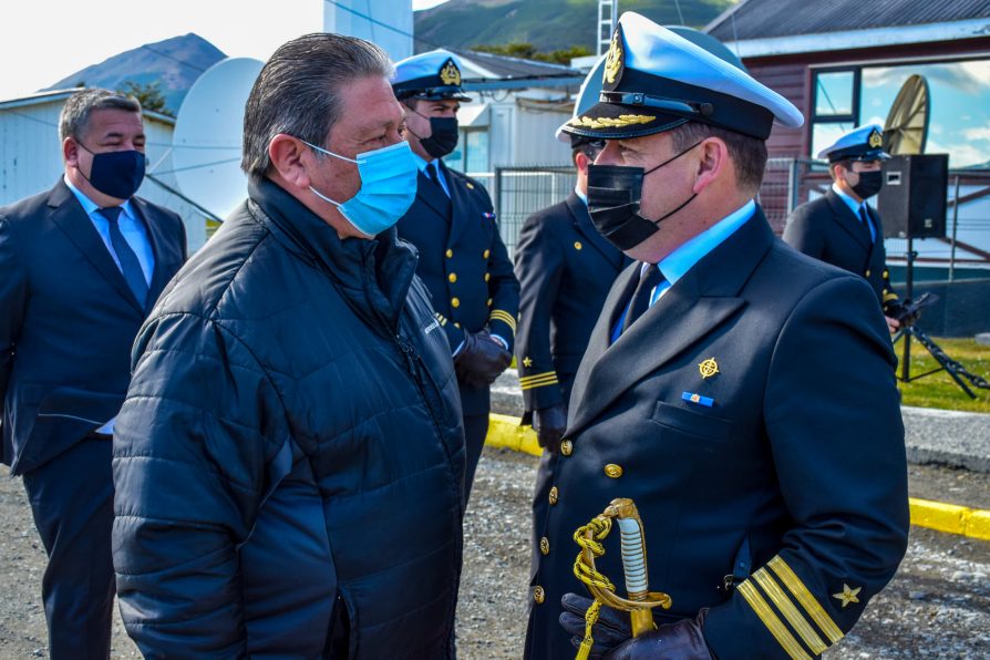 Delegado Cárcamo asiste a cambio de mando de Capitán de Puerto de Puerto Williams