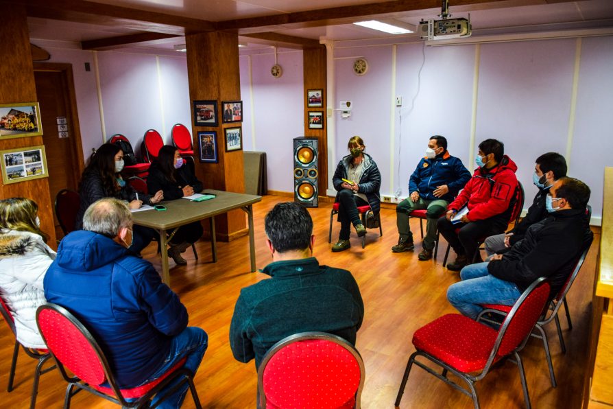 Delegada Muñoz sostiene reunión con representantes de empresas