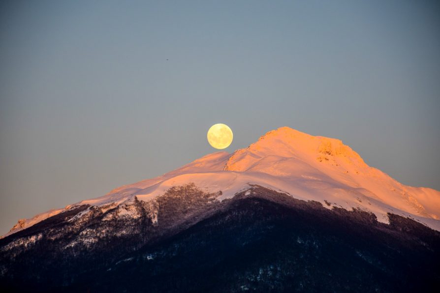 [FOTOS] Amanecer con Luna y Sol en Puerto Williams