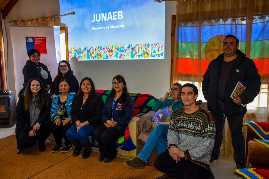 En “Gobierno en Terreno” de DPP Antártica Chilena: Junaeb Magallanes realiza charlas a comunidad educativa de Puerto Williams