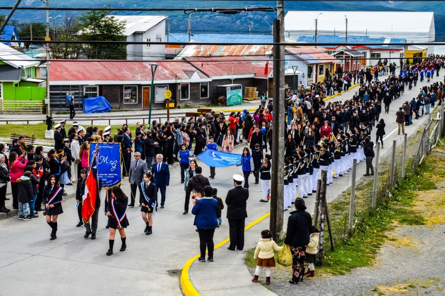 Delegada de Antártica Chilena participa en actividades por 69° aniversario de Puerto Williams