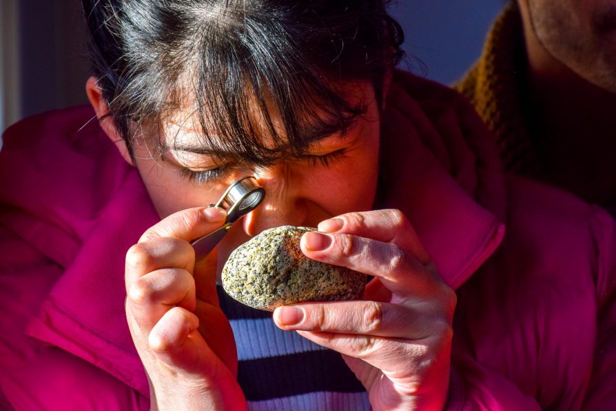 Difunden inéditos estudios sobre la geología de los Dientes de Navarino