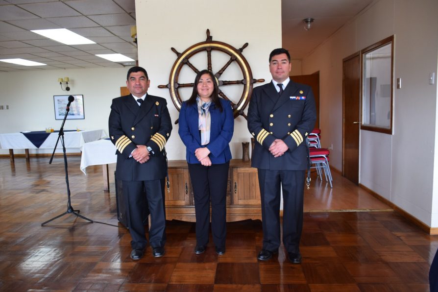 Delegada María Luisa Muñoz participa en ceremonia de cambio de mando del Disnabe y Gobernación Marítima de Puerto Williams