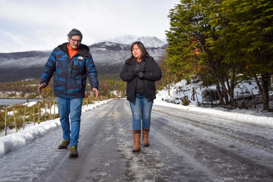 Ante contingencia por nieve: Inspeccionan estado de ruta y escuchan necesidades de habitantes de zonas alejadas hacia Puerto Navarino