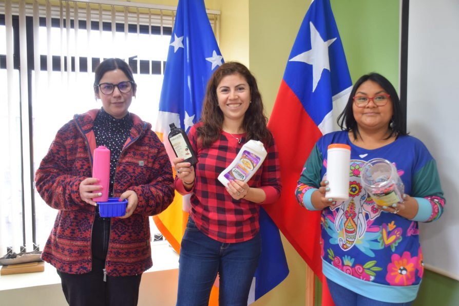 Realizan charla sobre gestión y reciclaje de residuos plástico en DPP Antártica Chilena