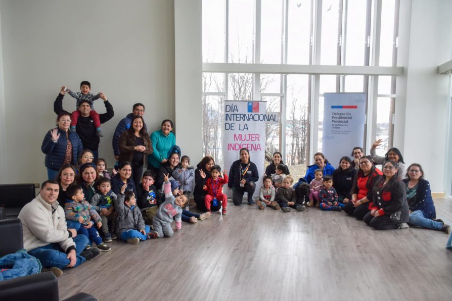 En conmemoración por Día Internacional de la Mujer Indígena: Nuevas generaciones de Puerto Williams participan en lúdica actividad intercultural