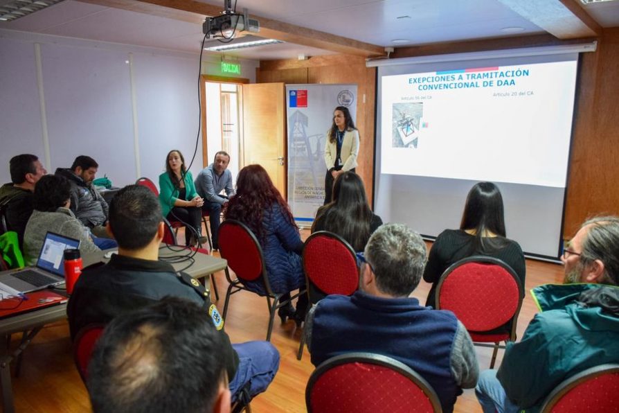 En charla participativa de DGA: Abordan principales implicancias del nuevo Código de Aguas en Isla Navarino