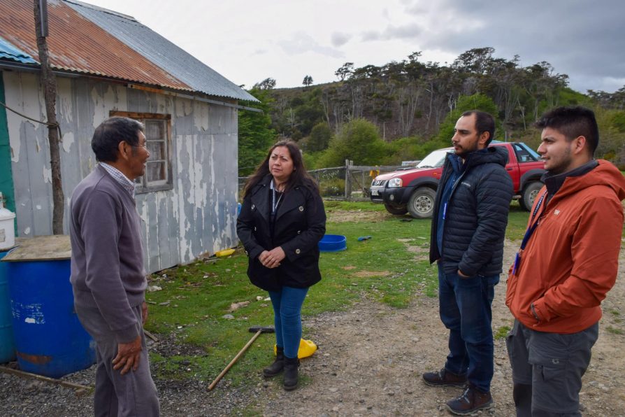 Realizan encuesta sobre servicio de transporte terrestre subsidado a habitantes de zonas rurales de Isla Navarino