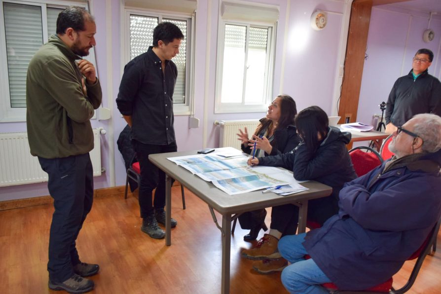 Delegada Muñoz asiste a segunda reunión de participación ciudadana para mejoramiento de borde costero de Puerto Williams