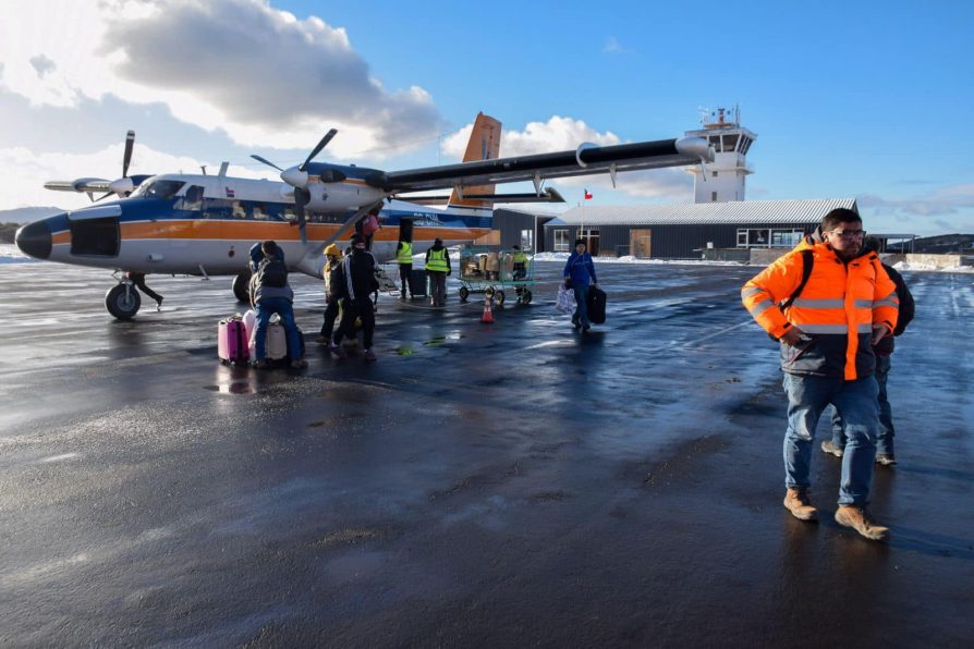 Refuerzan limpieza del universo de personas beneficiadas con el subsidio aéreo en la Provincia Antártica Chilena