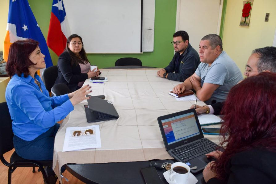 Seremi de Economía visita Puerto Williams y junto a Delegada Muñoz se reúne con gremios del sector