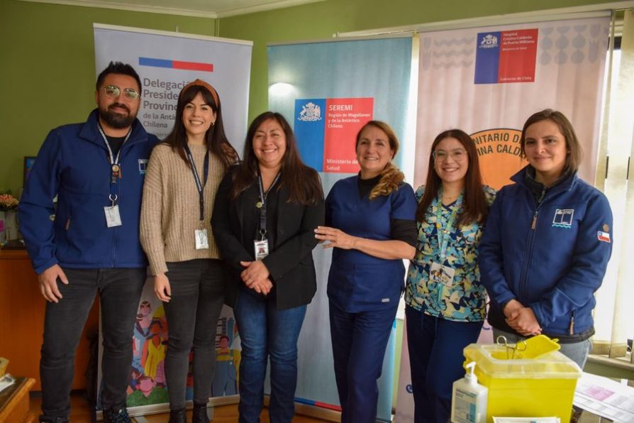 En DPP Antártica Chilena: Personal de servicios públicos de Puerto Williams se vacuna contra la influenza en inicio de campaña 2024