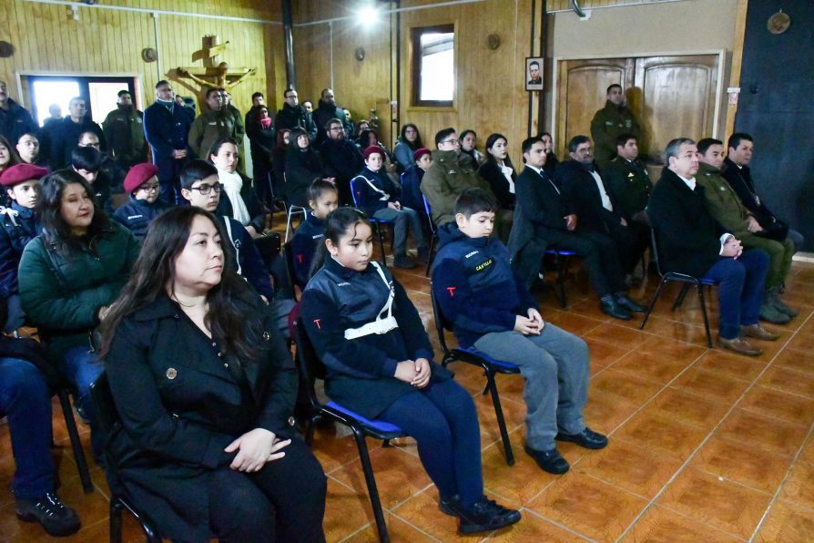 Delegada María Luisa Muñoz asiste a misa de responso por tres carabineros asesinados en Cañete