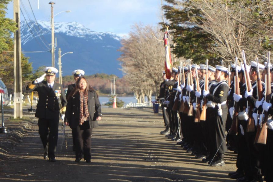 Delegada María Luisa Muñoz participa en actividades por Día de las Glorias Navales en Puerto Williams