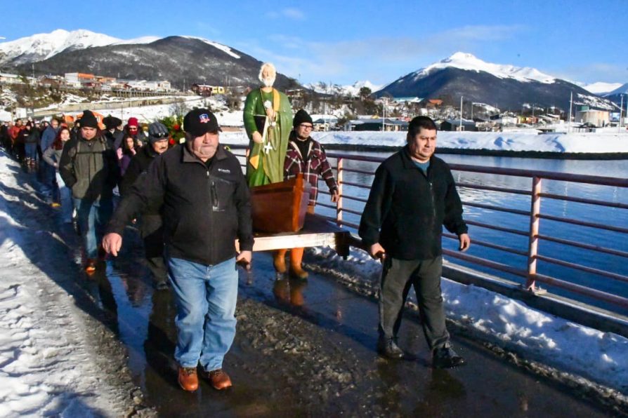 Cerca de 200 personas concurren a actividades por Festividad de San Pedro en Puerto Williams