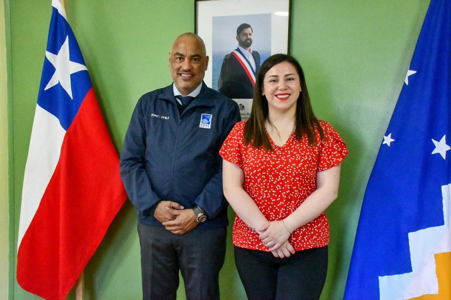 Delegada Calisto aborda trabajos conjuntos con nuevo jefe de aeródromo de Puerto Williams