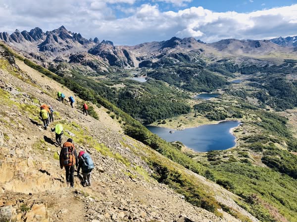 Fin de temporada 2024-2025: Senderistas registrados en el circuito Dientes de Navarino continúan al alza
