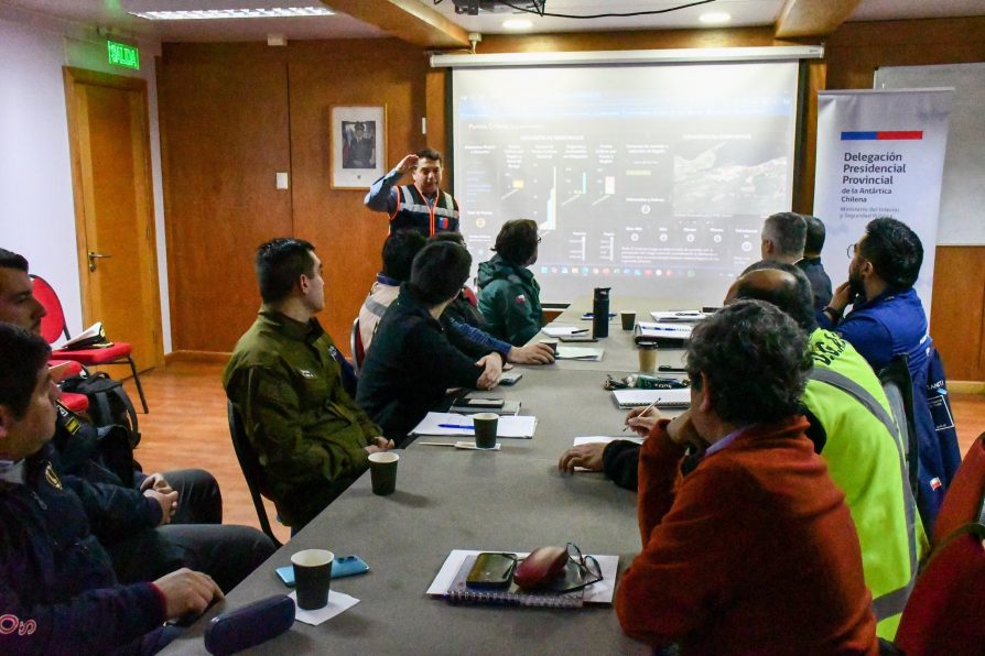Cogrid de Provincia Antártica Chilena coordina acciones frente a temporada invernal 2025