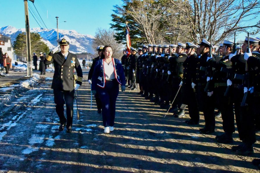 Delegada Constanza Calisto participa en actividades por Glorias Navales en Puerto Williams