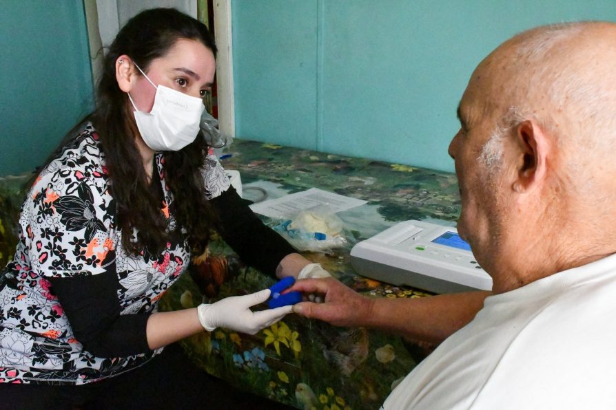 Más de 20 habitantes de zonas apartadas en la Provincia Antártica Chilena se han atendido en rondas médicas durante 2025