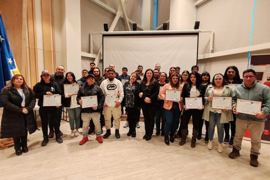 En Cabo de Hornos 30 personas se habilitaron para trabajar en el puerto gracias a capacitación de Sence