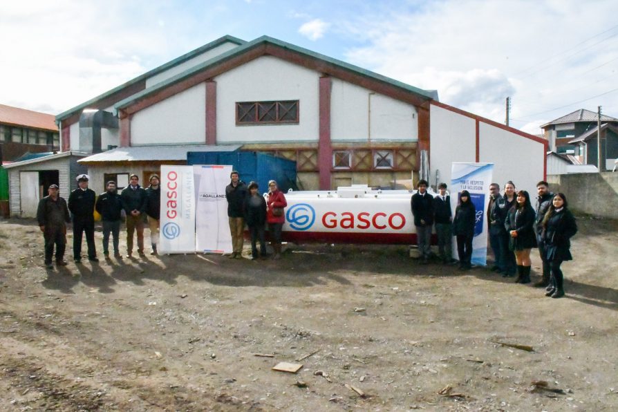 Liceo de Puerto Williams estrena moderno sistema de calefacción a gas licuado y deja atrás la leña