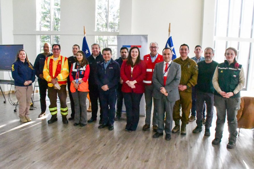 Refuerzan coordinación preventiva ante riesgos de incendios forestales en la Provincia Antártica Chilena