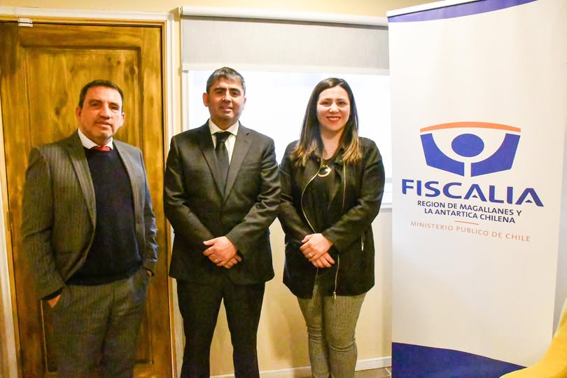 Delegada Constanza Calisto Gallardo realiza saludo protocolar a fiscal regional en Puerto Williams