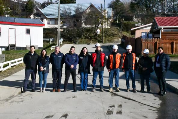 9 mil metros cuadrados de calzadas y aceras: Programa de Pavimentos Participativos abarca calles y camino en Puerto Williams