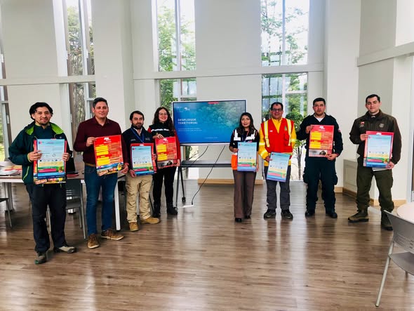 Realizan mesa de trabajo para prevención de incendios forestales en Provincia Antártica Chilena