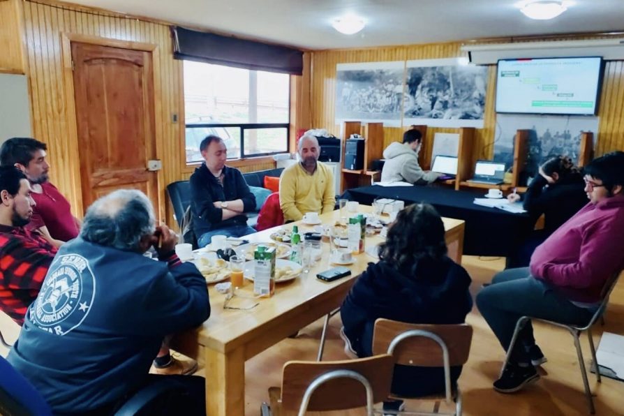 Presentan proyecto definitivo de camino de penetración Caleta Eugenia – Puerto Toro a comunidad de la Provincia Antártica Chilena