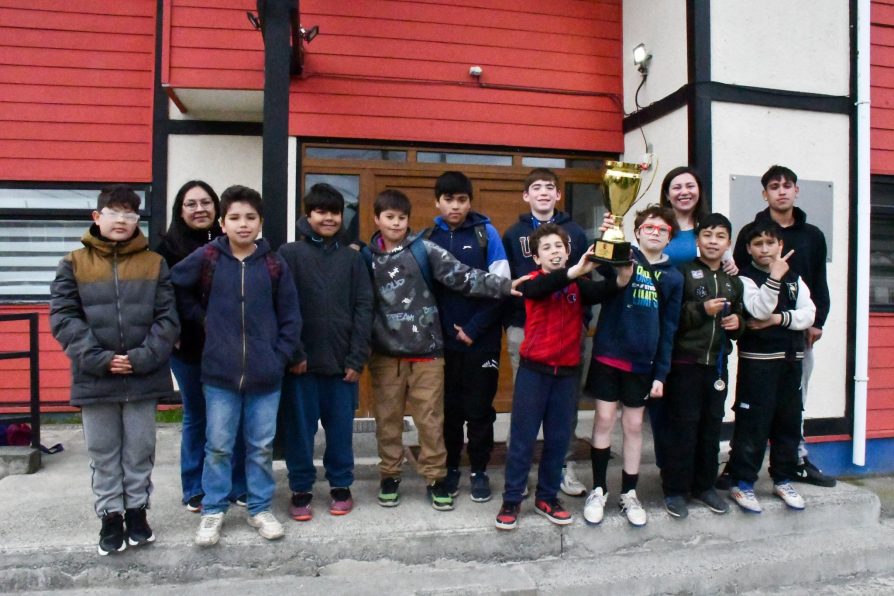 Club de Puerto Williams obtuvo segundo lugar en torneo infantil de fútbol 7 en Punta Arenas