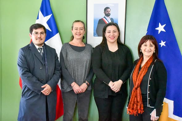 Delegada Constanza Calisto Gallardo recibe saludo protocolar de vicepresidenta de BancoEstado