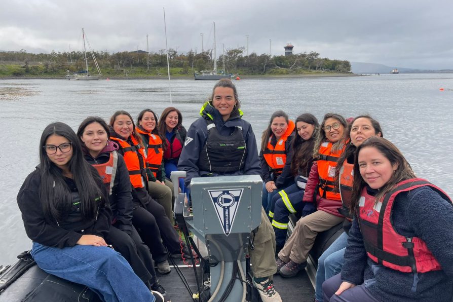 8M: Delegada Constanza Calisto realiza última actividad de su gestión con funcionarias de servicios públicos