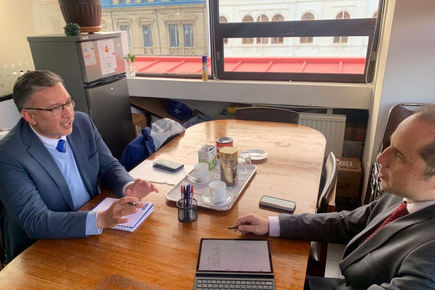 Delegado Moncada solicita fortalecer servicios en reunión con seremi de Economía en Punta Arenas
