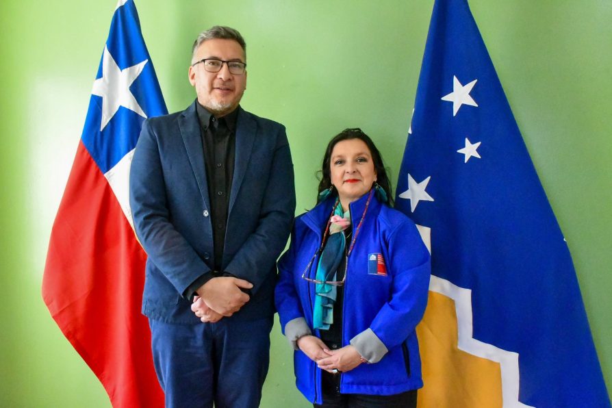 Delegación Antártica Chilena y Registro Civil refuerzan coordinación para acercar atenciones a comunidad