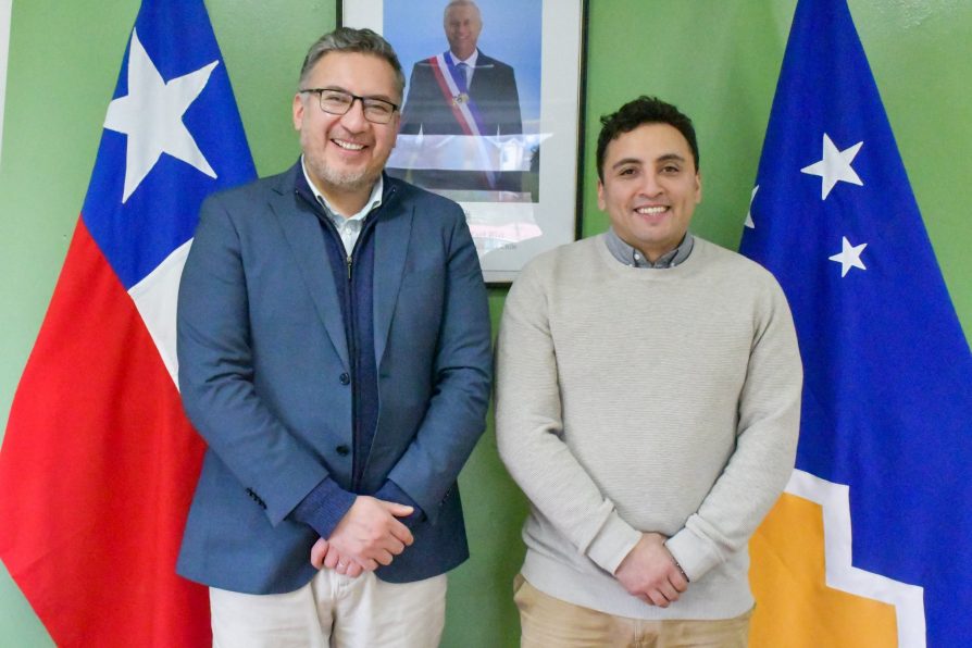 Delegado aborda desafíos y proyecciones en vivienda y urbanismo con seremi de la cartera