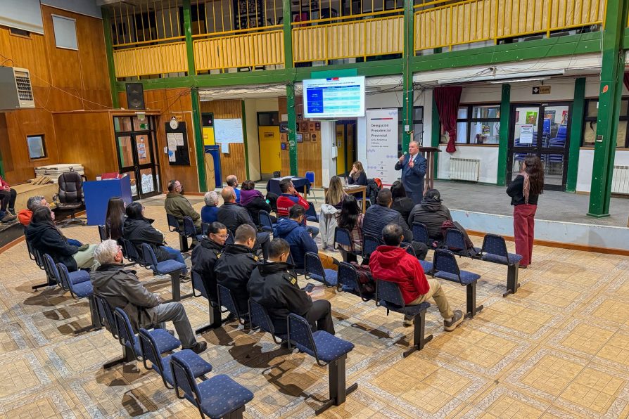 Con éxito se desarrolló reunión abierta para analizar el servicio marítimo subsidiado que une a Puerto Williams con Punta Arenas