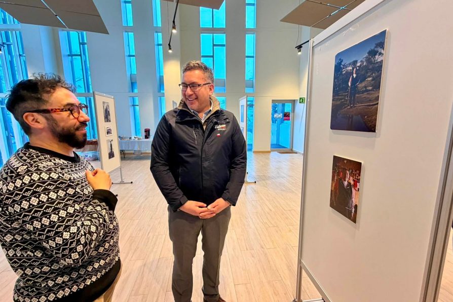 Delegado Rodolfo Moncada participa en inauguración de exposición fotográfica “Colectivo de Audiencias”
