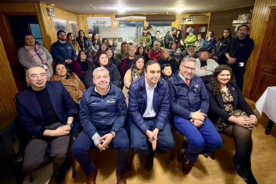 Sercotec y Gobierno Regional lanzan en Puerto Williams fondos Emprende Yagán y Crece Yagán en Cabo de Hornos