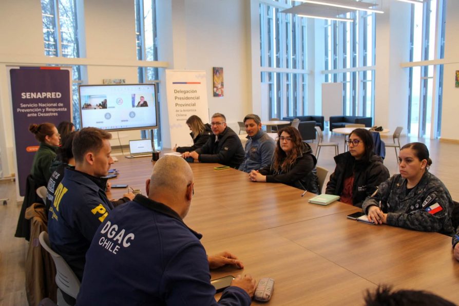Cogrid Preventivo aborda mantención de rutas de trekking de Isla Navarino para fortalecer respuesta ante emergencias 