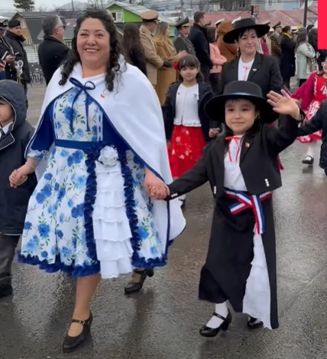 [VIDEO] Resumen del desfile cívico-militar más austral de Chile en Puerto Williams